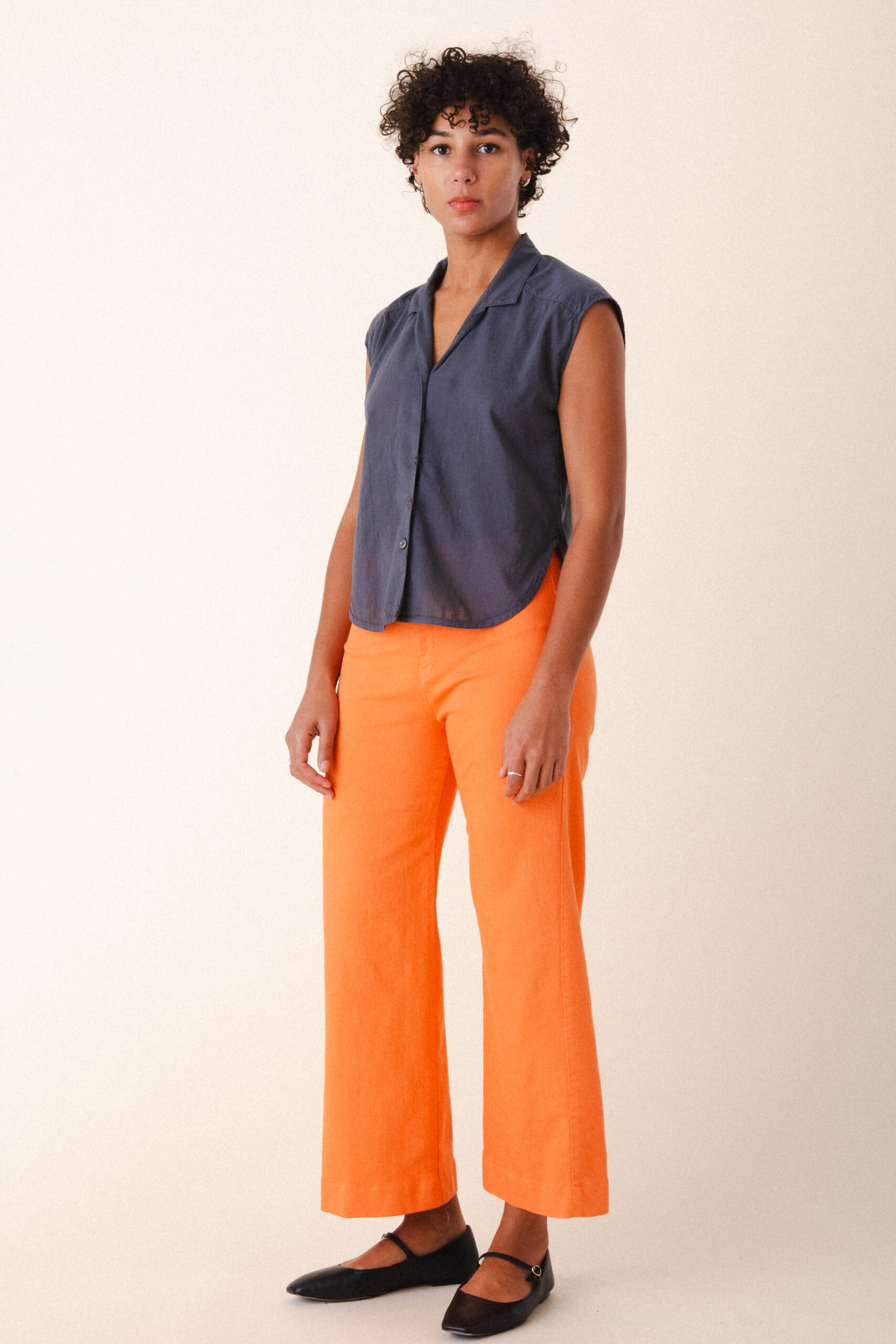 1331_FoxesBlouse_graphite_1444_ColorKnackPant_tangerine-1150 2