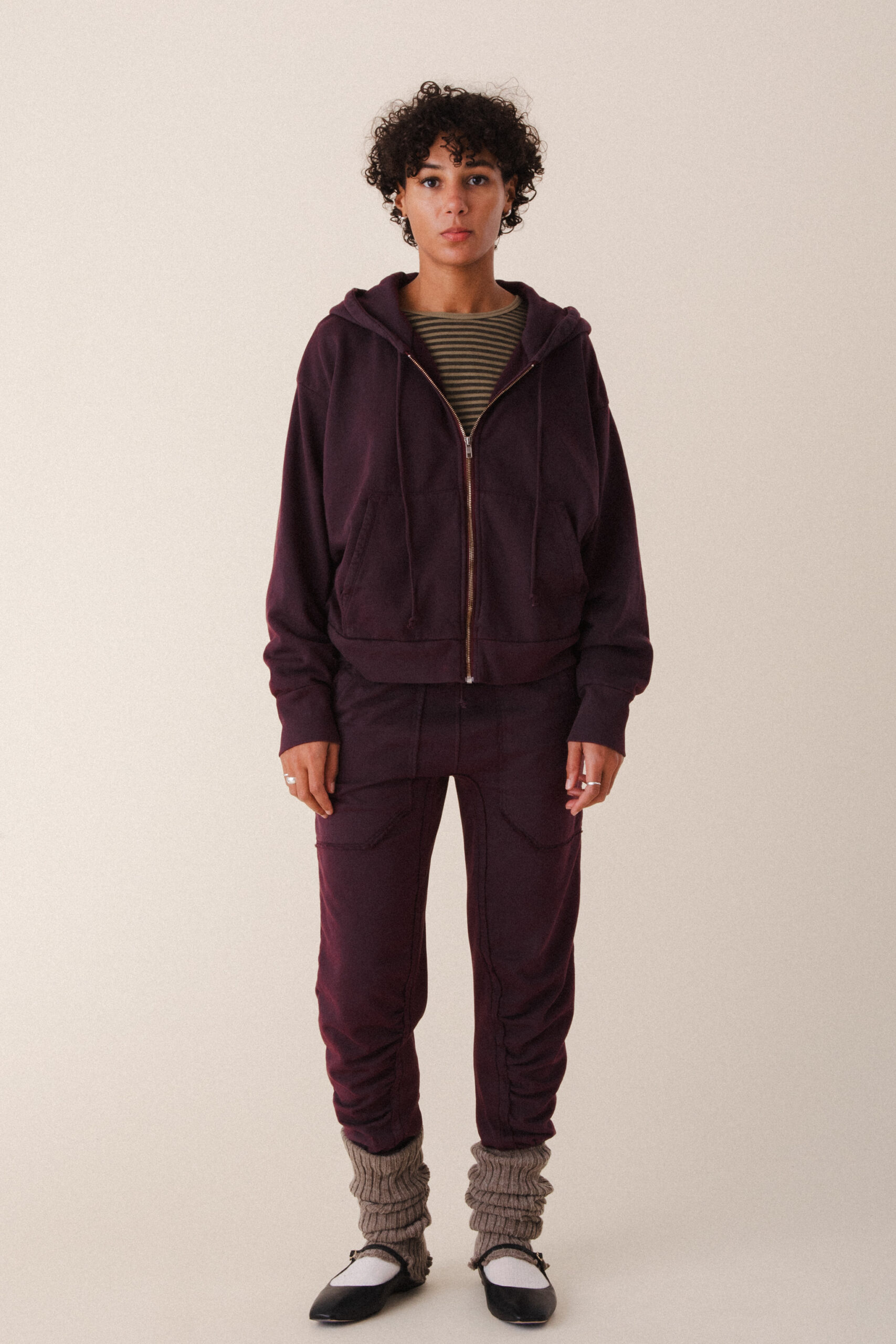 1510_ShapesHoodie_nightshade_1512_CruelSummerPants_nightshade-1499