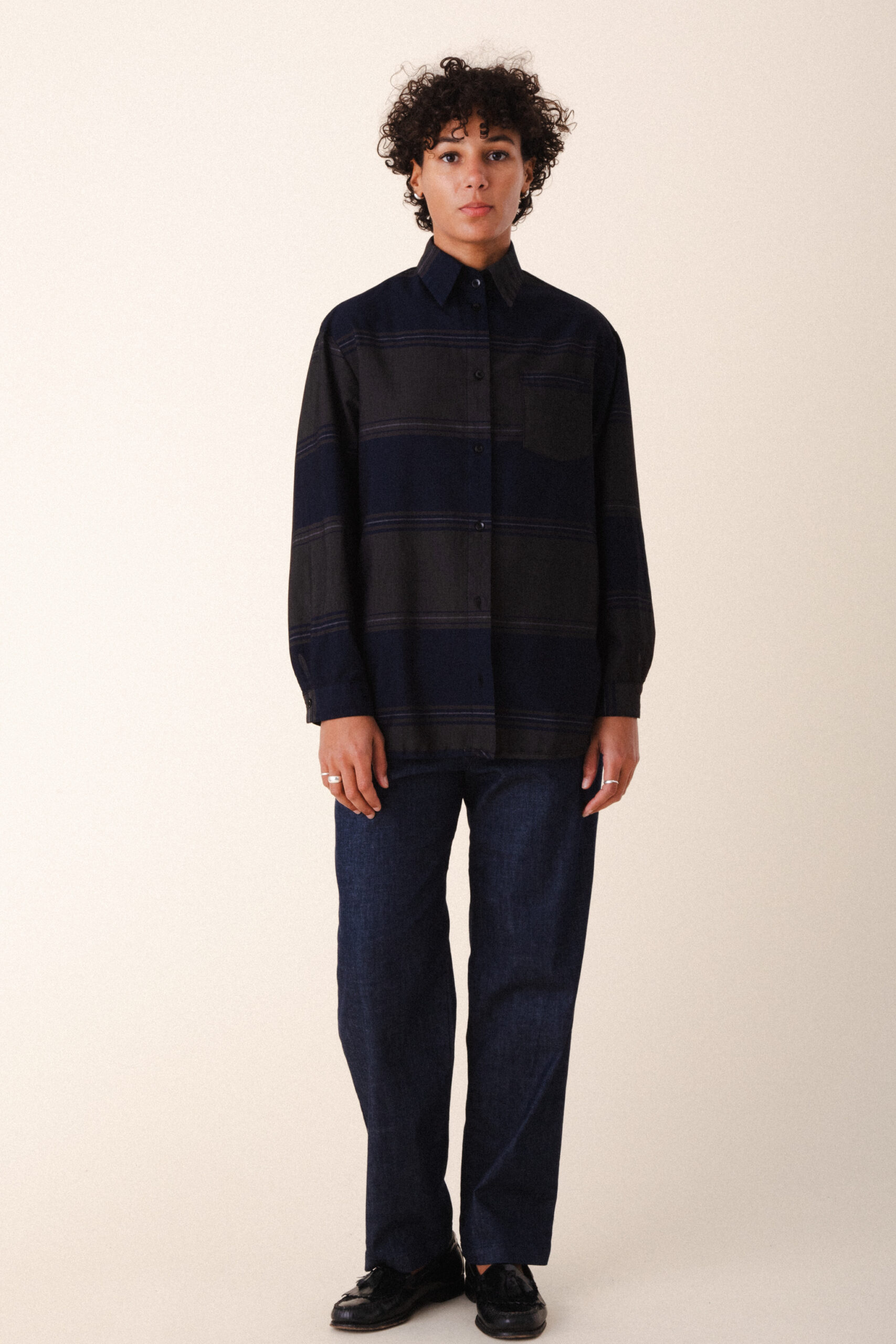1514_ReplicaShirt_navystripe_1516_TheElitePleat_carbon-1648